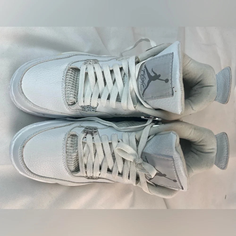 Nike Air Jordan 4 Retro White size 11 Basketball Sneakers